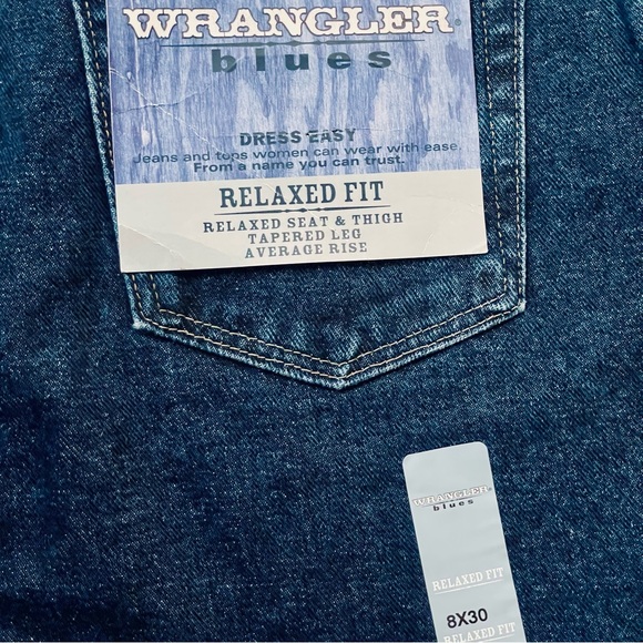 NWT Wrangler Blues Relaxed Fit Antique Indigo Dress Easy Jeans Women’s 8W X 30L - Picture 6 of 6